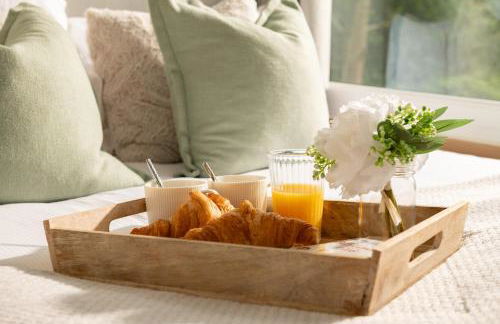 Woodland Art Studio - Cosy Woodland Studio with Private Hot Tub - Photo 6