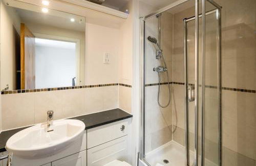 2BD Riverside Views and Comfort - Foto 18