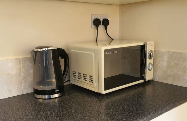 Spacious House in Stoke - Photo 25