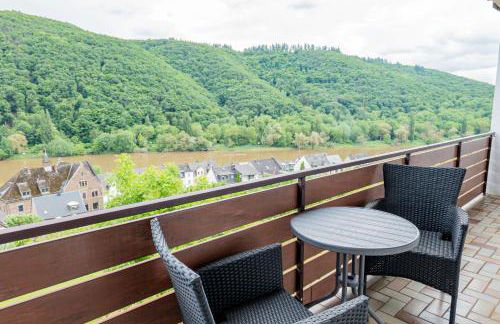 Elbling Appartement for 4 People - Billiards - 2 Bedrooms - 2 Bathrooms - Balcony with Mosel View - Parking - Wine Barrel Bar - Fully Equipped Kitchen - Netflix - WaipuTV - 3 km from Cochem - Foto 34