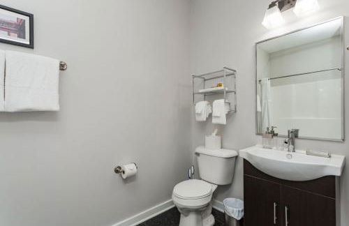 CozySuites Music Row Spacious 1BR with free parking 26 - Foto 25