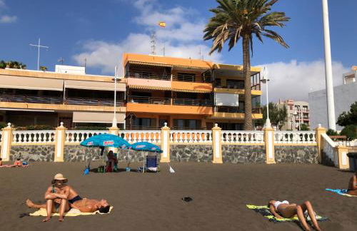 Espectacular en primera línea de la playa - Foto 48