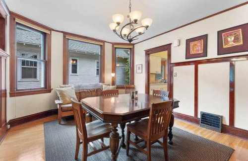 3BR Home Large Kitchen Mins To DwnTwn - Photo 19