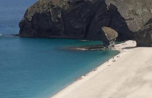 Coqueto Apartamento con vistas al mar y piscina - Photo 13