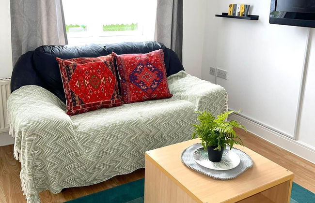 Apartment - Sleeps 2 - Parking - Station Close - Photo 7