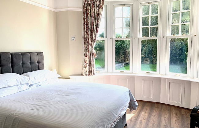 The Farmhouse - Sleeps 12 With Private Grounds - Foto 9