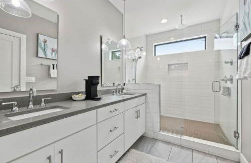 2mi Downtown Hot Tub Balcony 4 King Beds - Foto 17