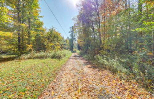Love Shack Retreat Cabin with Deck and Yard! - Foto 31
