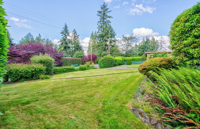 Private park in a cozy home next to I-90 huge yard - Foto 21