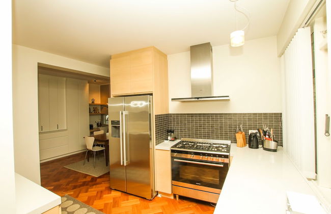 Large Modern Family House - Foto 9