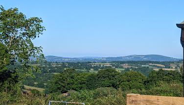 Red darren luxury hut - Photo 4