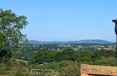 Red darren luxury hut - Photo 4