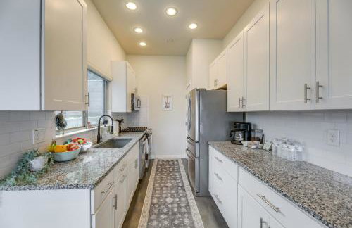 Modern Austin Townhome with Covered Patio, Balcony! - Foto 9