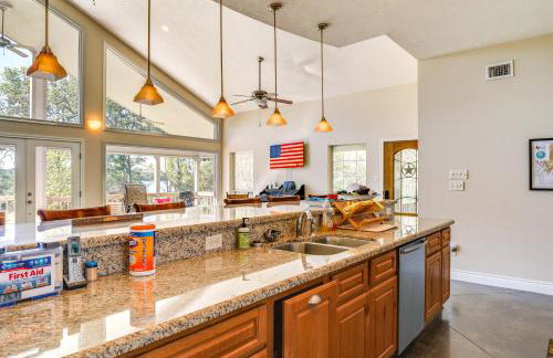 Franklin Home with Water Views Outdoor Dining Area! - Foto 9