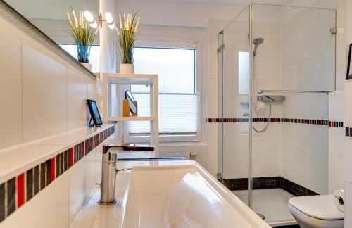 Köln-Pulheim Saphier Haus I15 min Köln Messe Lanxess I 180m2 über 4 Level I Komfort I P I Palmengarten I Babybett - Photo 21