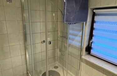 Schöne Zimmer mit gemeinsamer Nutzung von Bad, Toilette und Küche - Foto 15