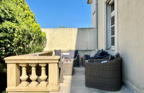 Bourgeois House - 16 personnes, Piscine, 6 chambres, 8 lits, 4 SDB, Centre-ville, CLIM - Foto 24