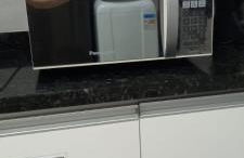 Apartamento na Praia da Enseada, 100 mt praia - Foto 8