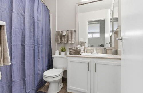 Luxury Downtown Cityview Suite Skywalk Access and Free Garage Parking - Foto 19