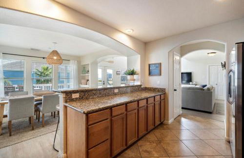 Beach house with large deck and patio - Foto 15