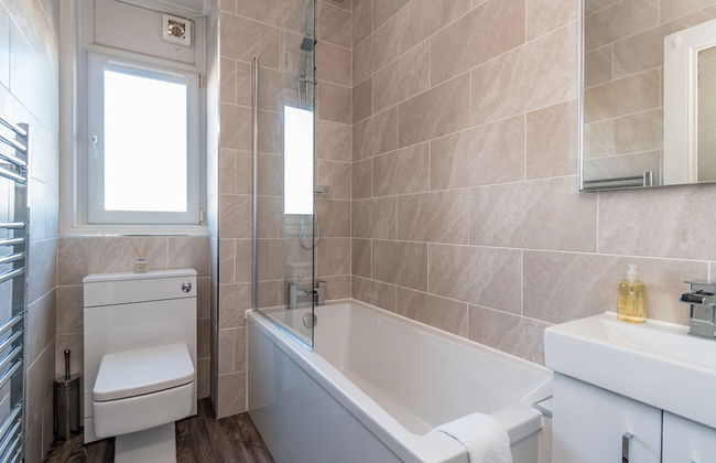 Silver Lining Charming Meadowbank Flat - Photo 18