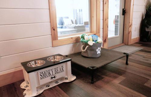 Smoky Bear Splash Top Rated Private Pool Cabin with Hot Tub, Mtn Views, Arcade Games, Excellent Location - Foto 57