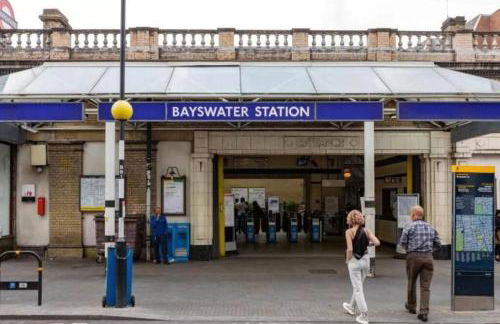 Stunning Hyde Park Home with Private Balcony & Lift Elevator Access - Foto 37