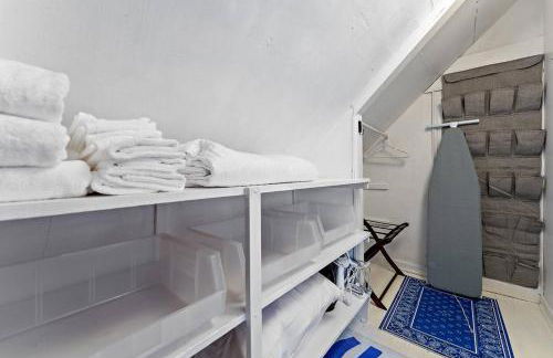 "Broadway Hideaway" by Roxy Rentals - Foto 22