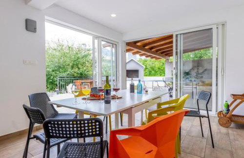 Serene Rural Villa with Pool, Sun Deck, and Children's Play Area - Five Bedroom Villa - Foto 11