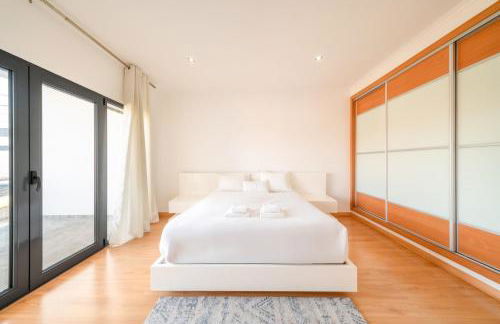 GuestReady - Charming family retreat with pool - Photo 4