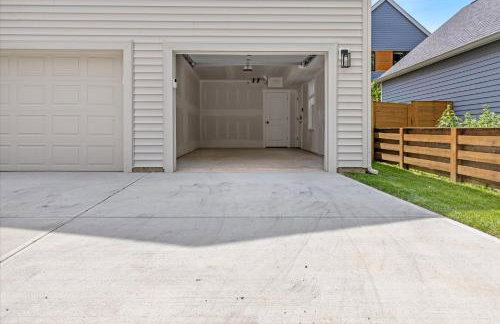 Lux House & Carriage house Furnished for Comfort - Foto 61