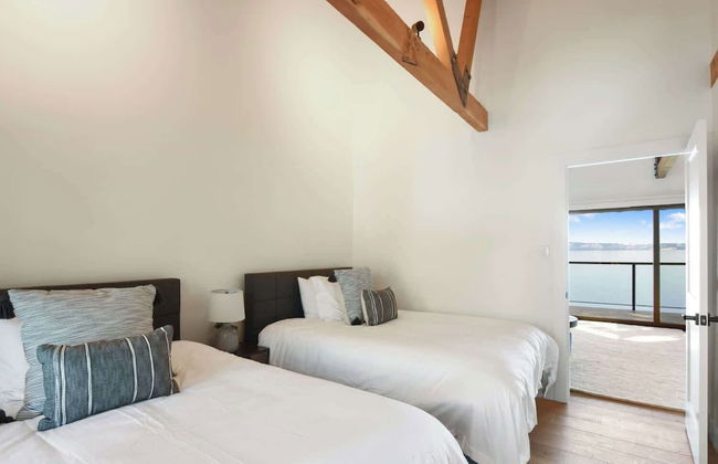 Soak in Luxury Lake Views of Tahoe From Deck - Foto 4