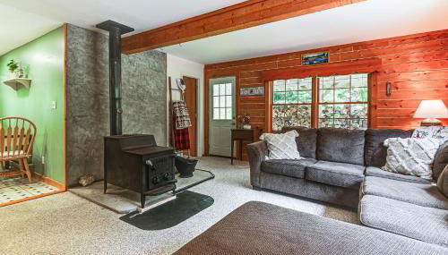 1 Mi to Rangeley Lake Cabin with Wraparound Deck! - Photo 5