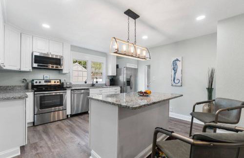 5B Well-Equipped Bungalow & Pool - Photo 1