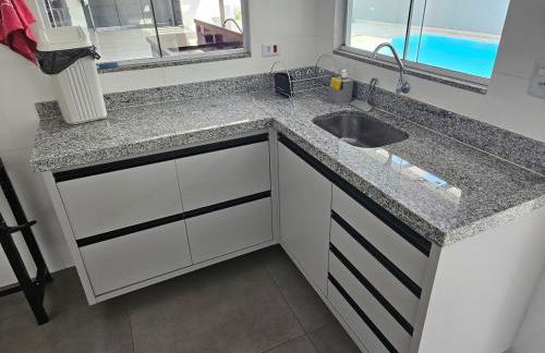 Linda Casa Nova e com piscina - Foto 33