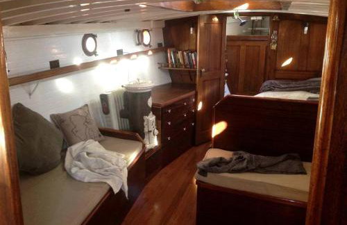 Fabulous Yacht Rental for a Unique Glamping Getaway in Bay Area, California - Foto 7
