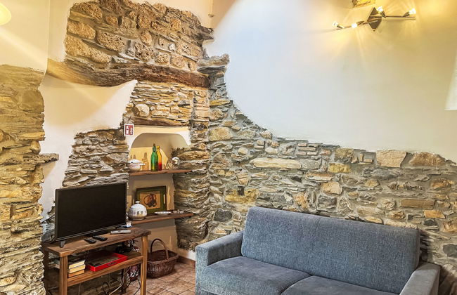 2 bedroom House in Prelà with garden and terrace - Photo 23