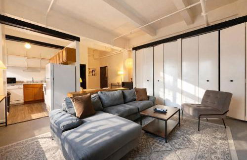 Westown Studio Apt Near Fiserv, Baird, and Theater District - Foto 8