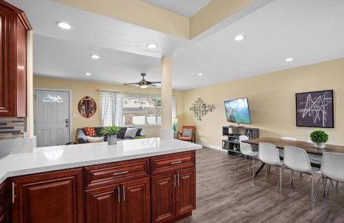 Dog Friendly Home Near the Beach with Grill, Fire Pit, Enclosed Backyard - Foto 14