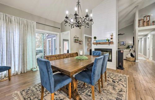 Lakefront Rogers Getaway with Hot Tub and Deck! - Foto 7