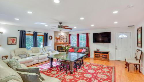 Walk to the Beach: Pet Friendly w/ Fire Pit! - Foto 5