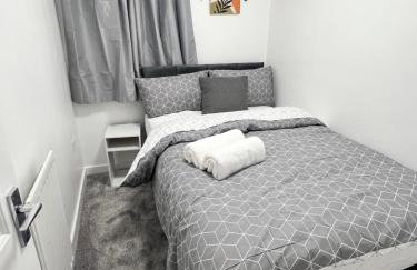 New Manchester City Getaway House with 2 FREE Parking - Foto 15