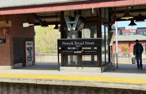 Luxury Stay Near NYC | Full Access to Amenities - Photo 52