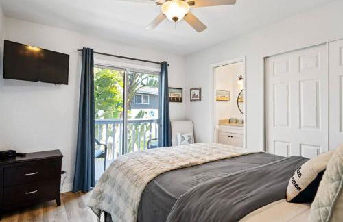 Walk on the Ocean! Wake up to Beautiful Bay Views - Photo 18