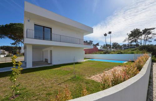 Aroeira Villa w/ Pool near Beach, By TimeCooler - Foto 14