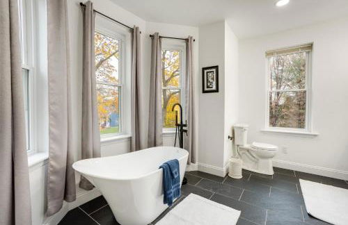 Family-Friendly Hatfield Home 3 Mi to Downtown! - Foto 14