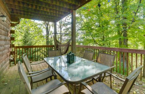 Virginia Mountain Cabin with Decks and Fireplaces - Foto 3