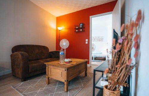 LE PETIT VOLTAIRE - Proche Centre Ville - Spacieux - Foto 2