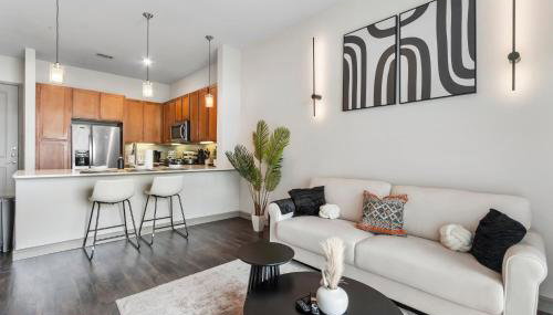 Downtown Modern Elegance Suite with Free Parking, Pool, WIFI and a King Bed - Foto 3