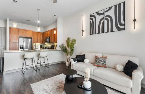 Downtown Modern Elegance Suite with Free Parking, Pool, WIFI and a King Bed - Foto 3